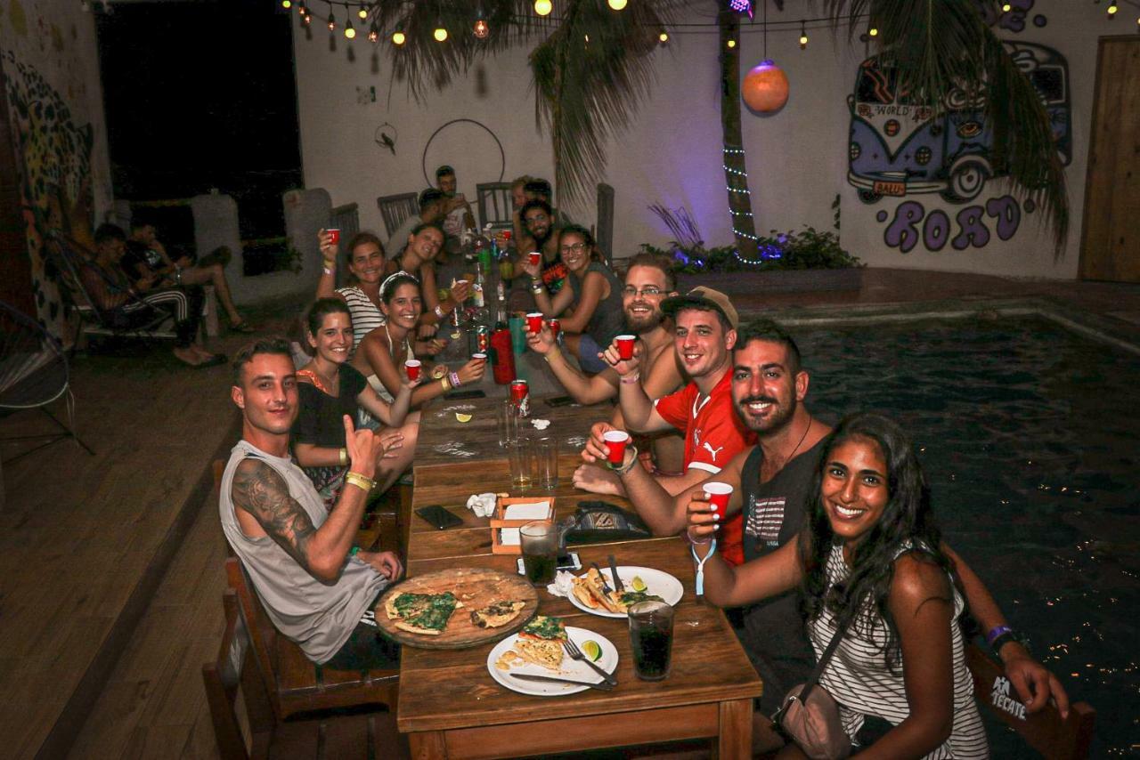 Les Trois Singes - Friendly Hostel Hostal *